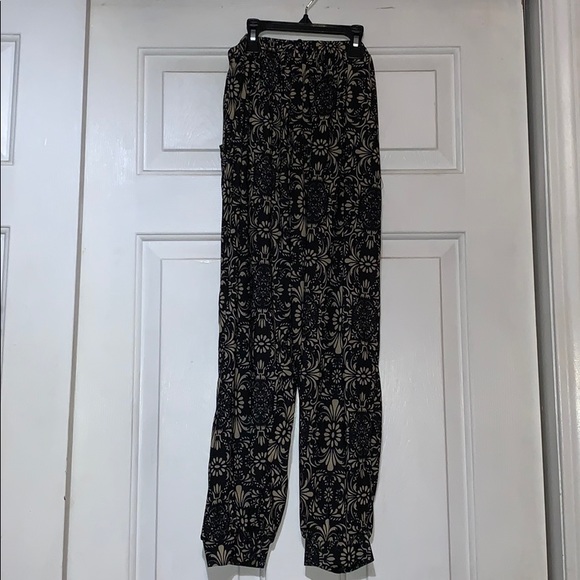 Spring/Summer Capris - Picture 2 of 3